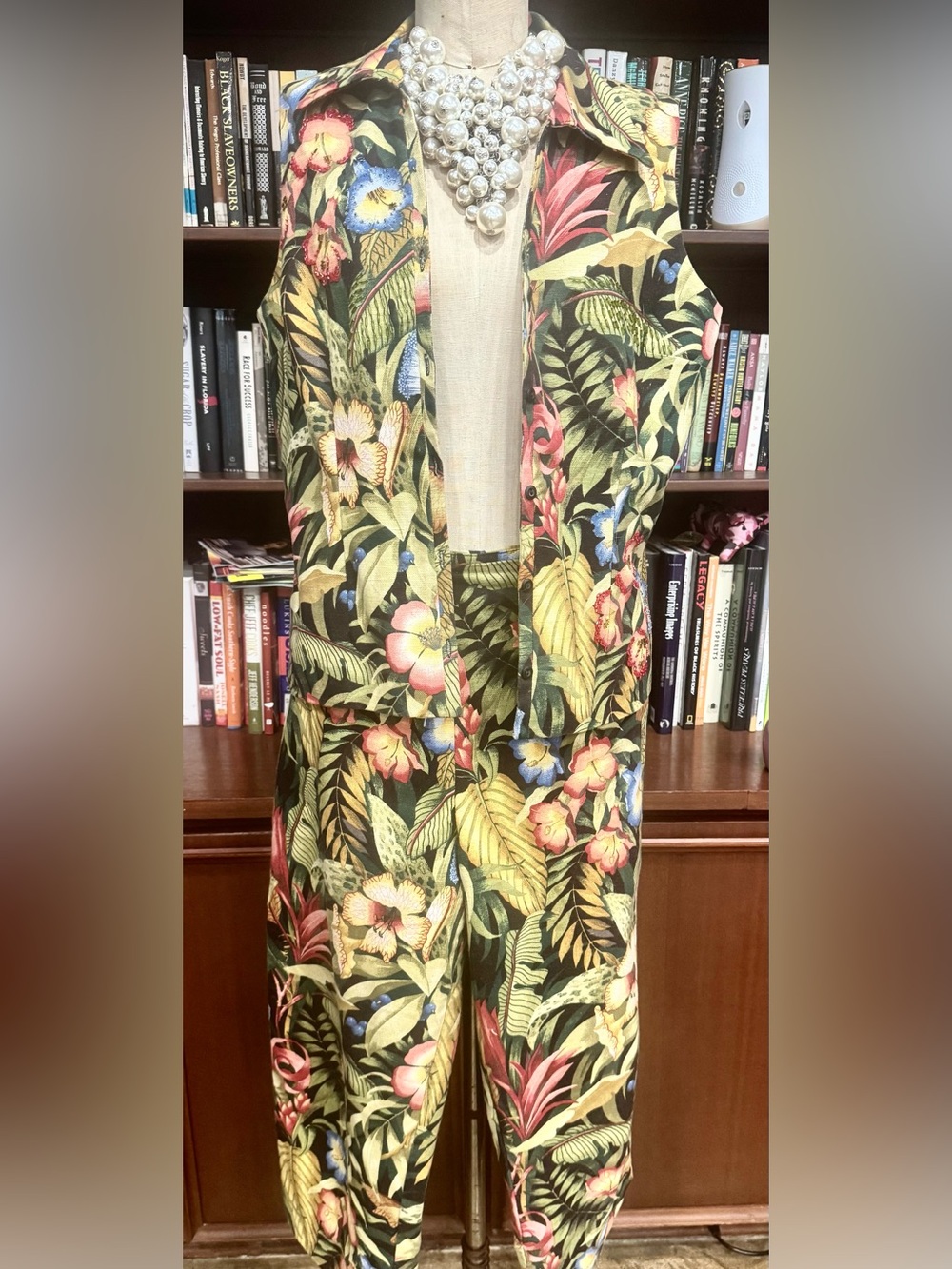 Tropical Floral Linen 2 Piece Cropped Pants Set in Black and Green 14 L